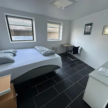 Apartment Airport House *