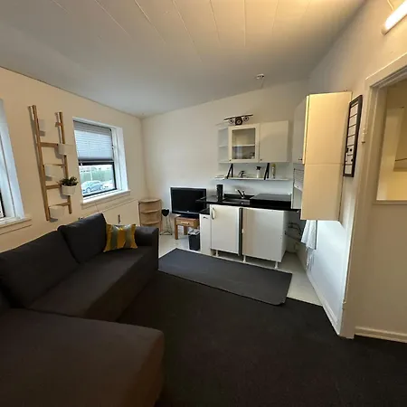 Lägenhet Airport House *