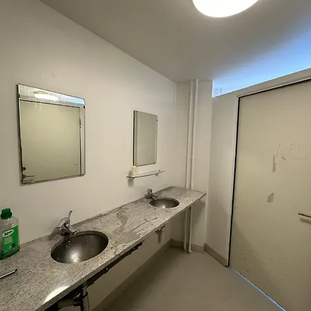 Airport House Διαμέρισμα *