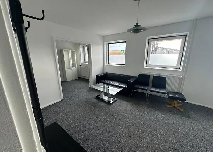 Apartment Airport House *