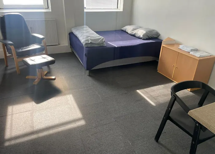 Apartment Airport House *
